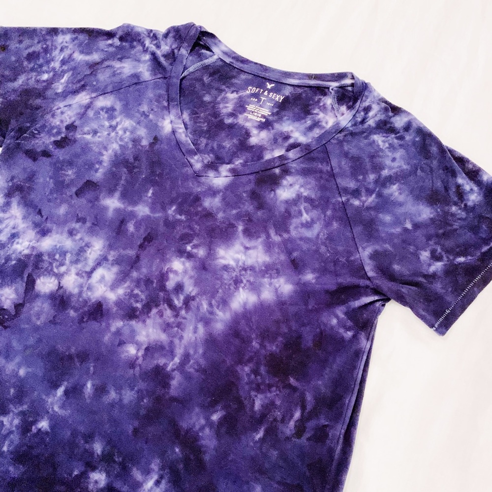 American Eagle Tie Dye V Neck Tee